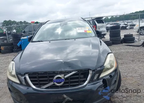 2010 Volvo Xc60 3.2 z USA, uszkodzony, nr VIN YV4960DZ1A2050990